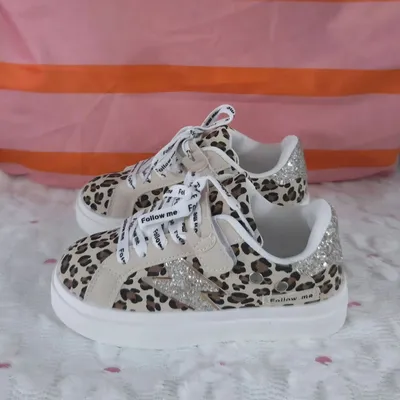 Baskets fille motif léopard neuves taille 30